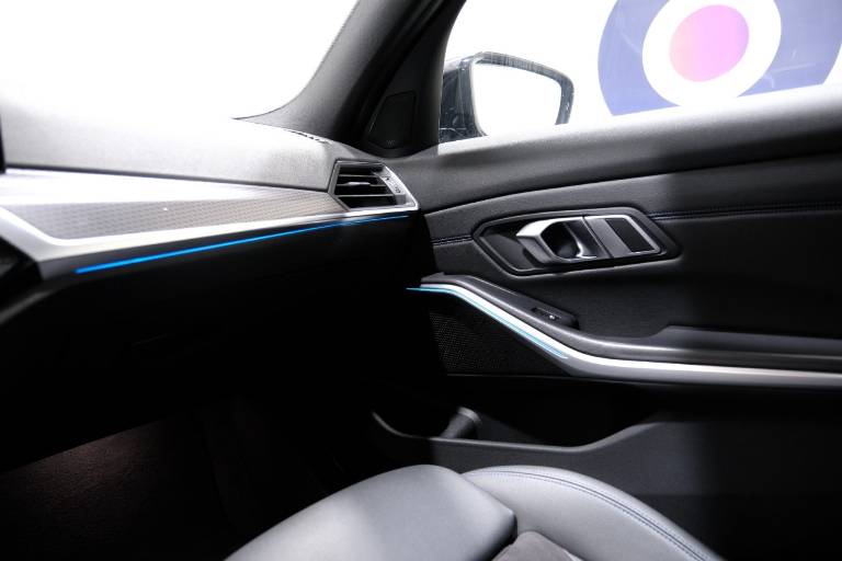 BMW 320 33