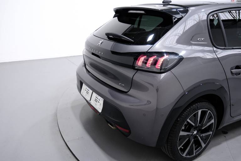 PEUGEOT 208 59