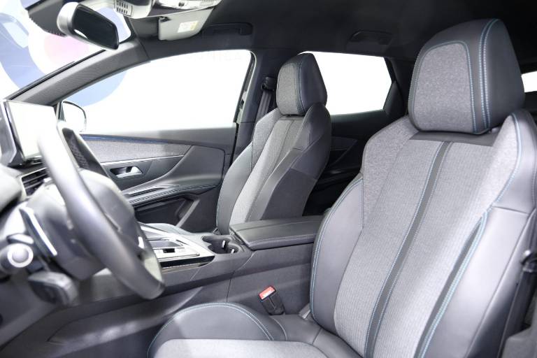 PEUGEOT 3008 6