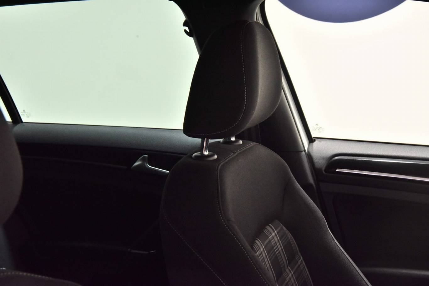 VOLKSWAGEN Golf GTD 33