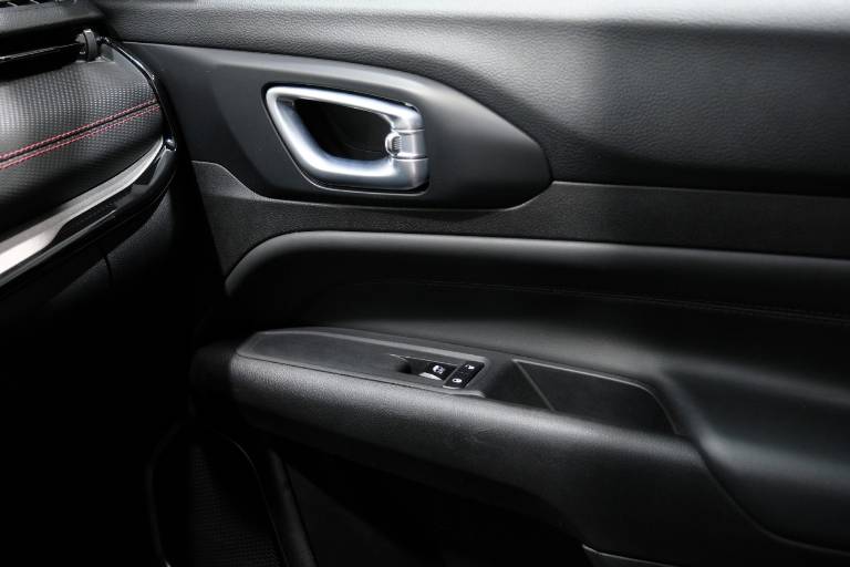 JEEP Compass 38