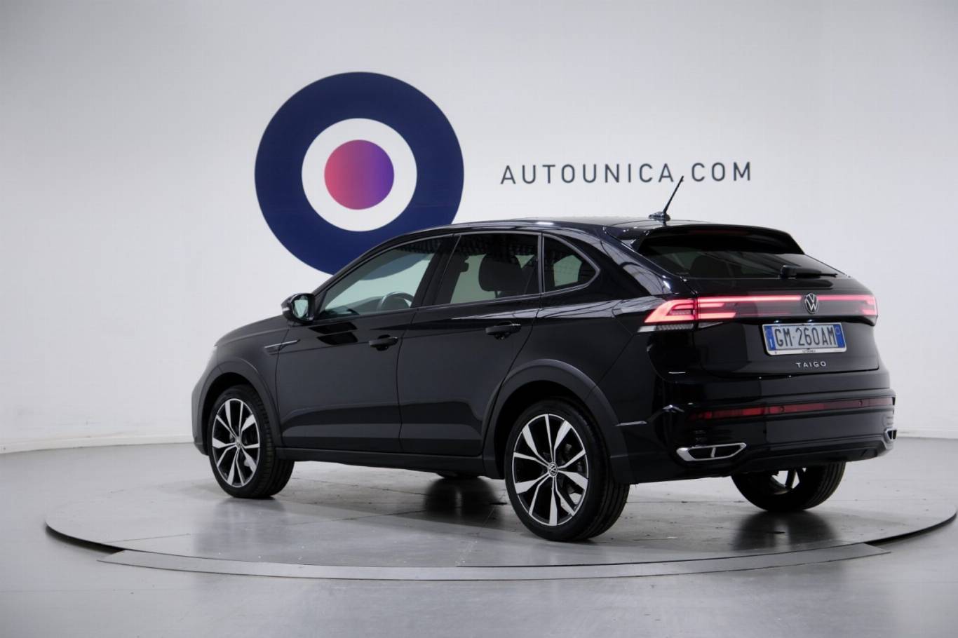 VOLKSWAGEN Taigo 17