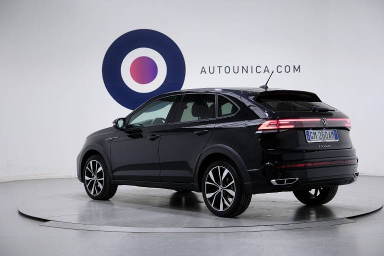VOLKSWAGEN Taigo 17