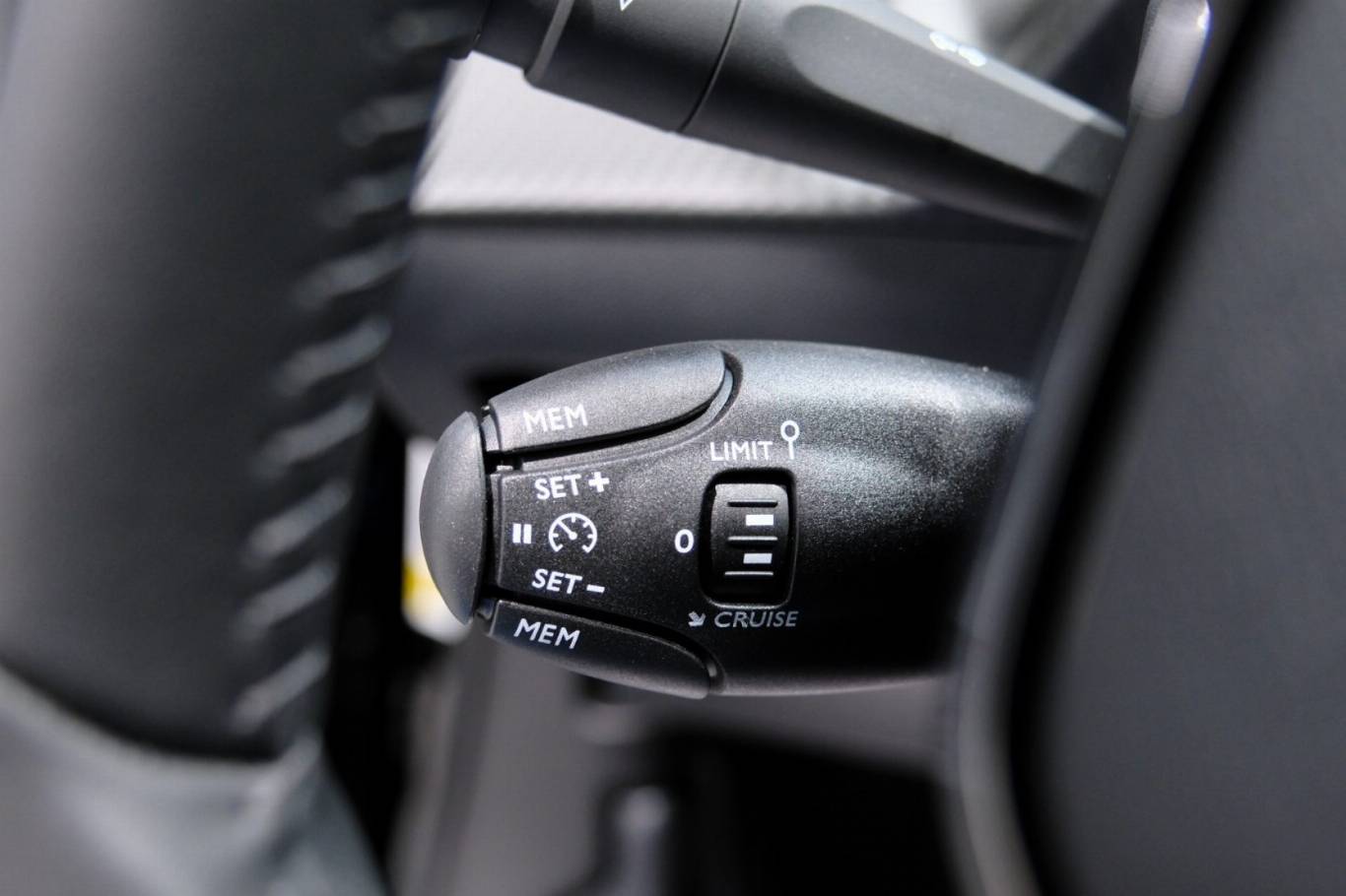 PEUGEOT 2008 23