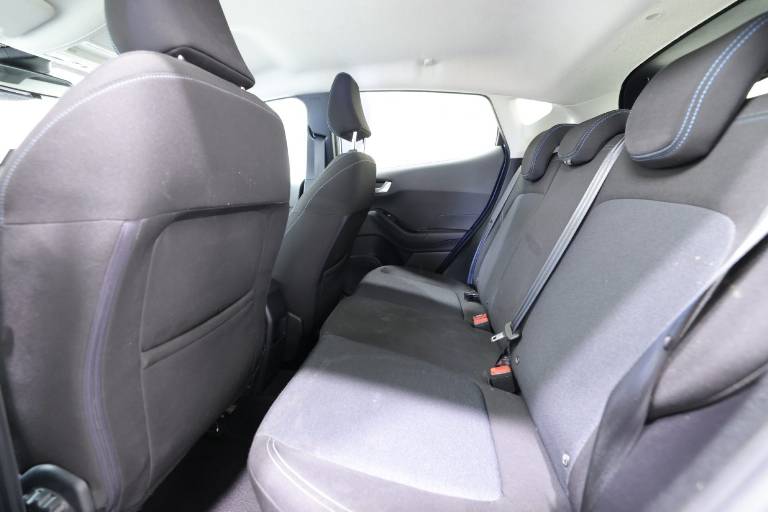 FORD Fiesta 32