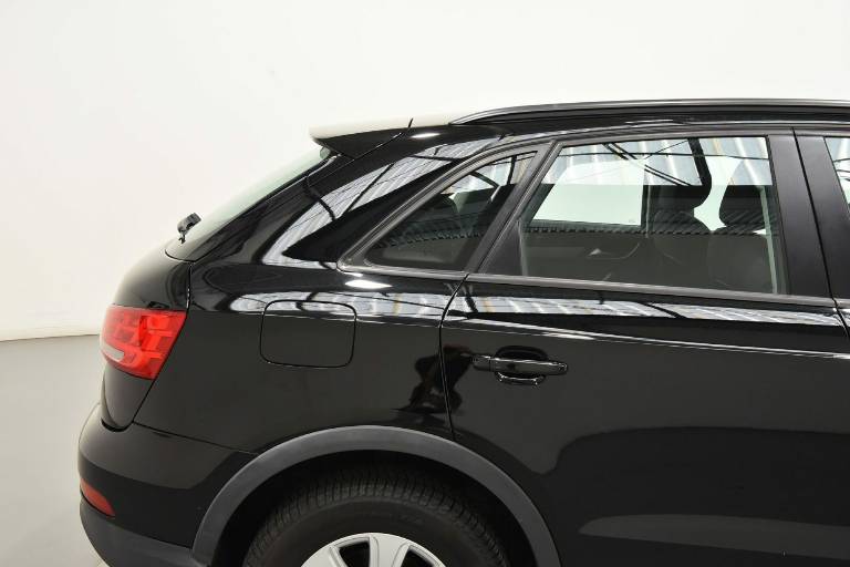 AUDI Q3 40
