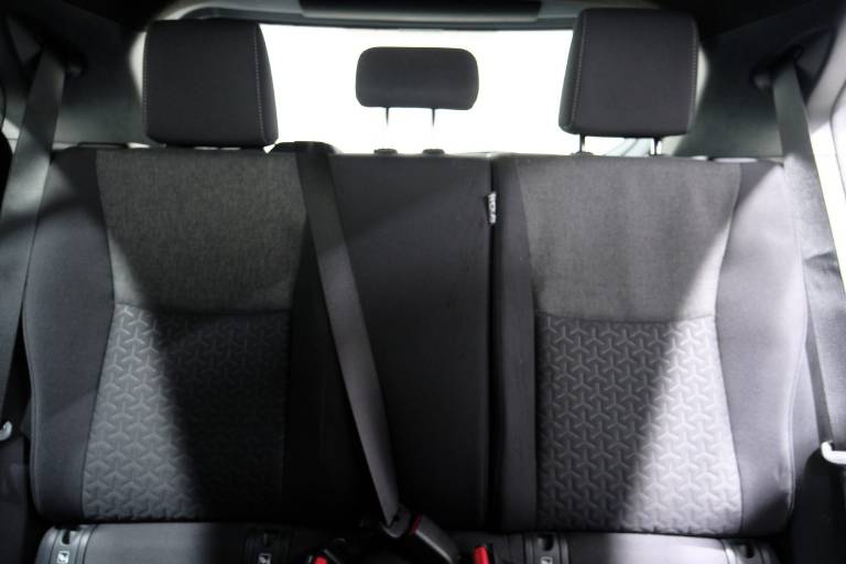 TOYOTA Yaris Cross 38