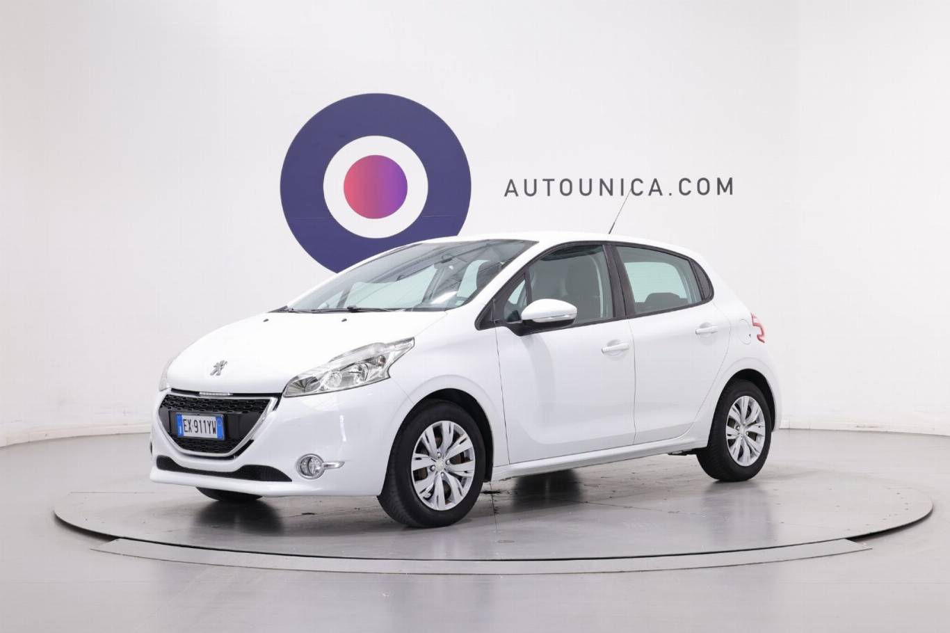 PEUGEOT 208 1