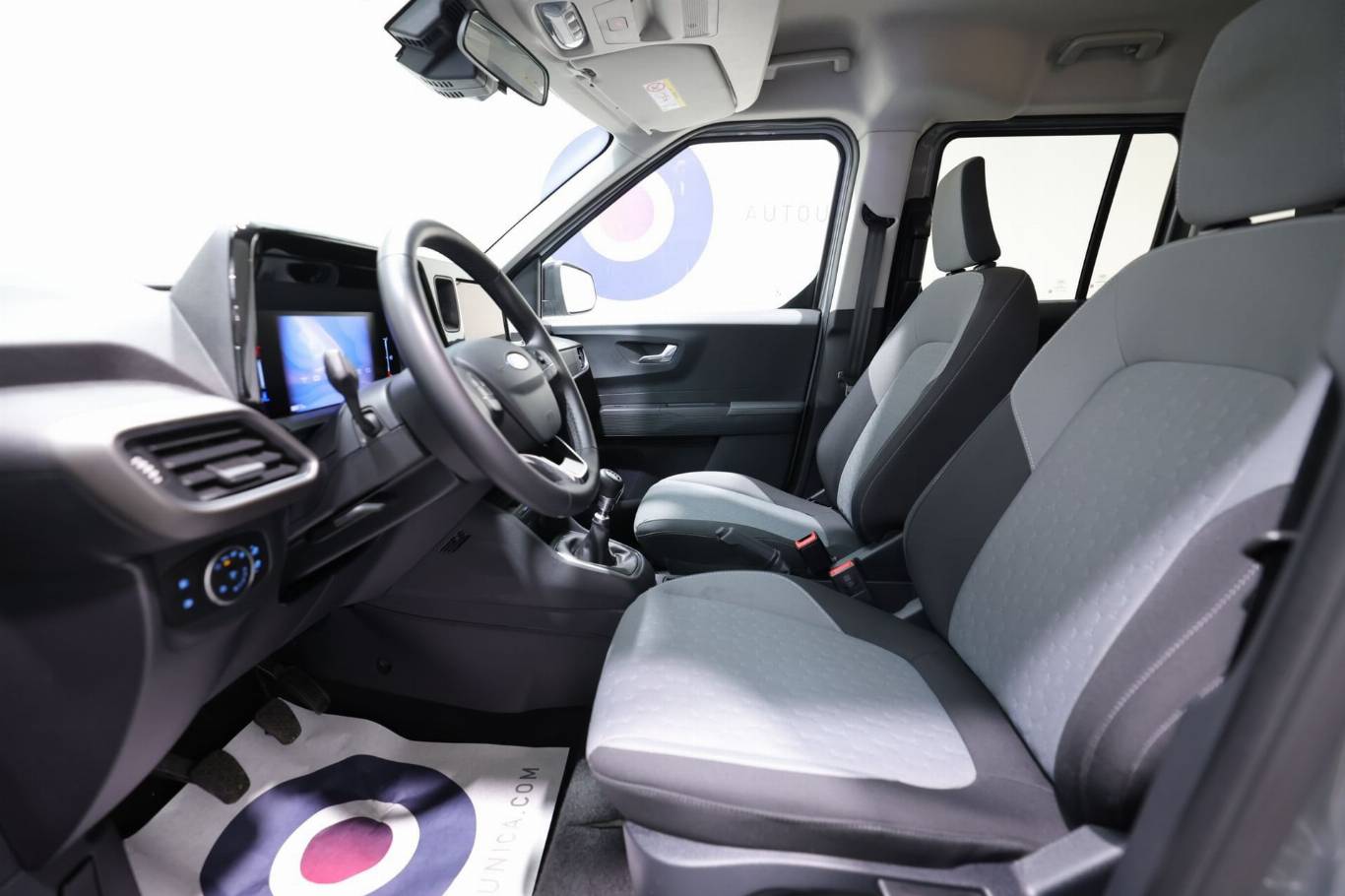 FORD Tourneo Courier 21