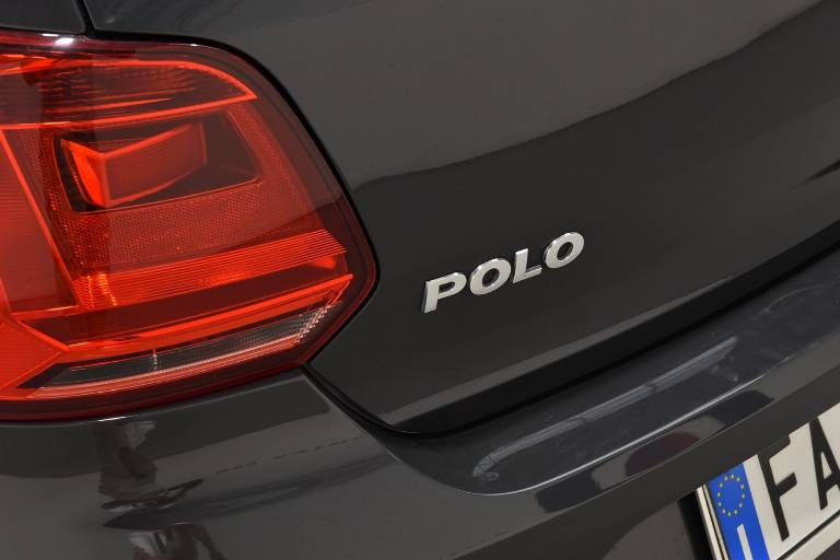 VOLKSWAGEN Polo 38