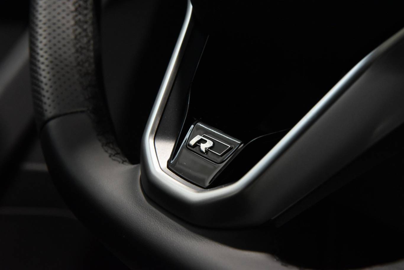 VOLKSWAGEN T-Cross 24