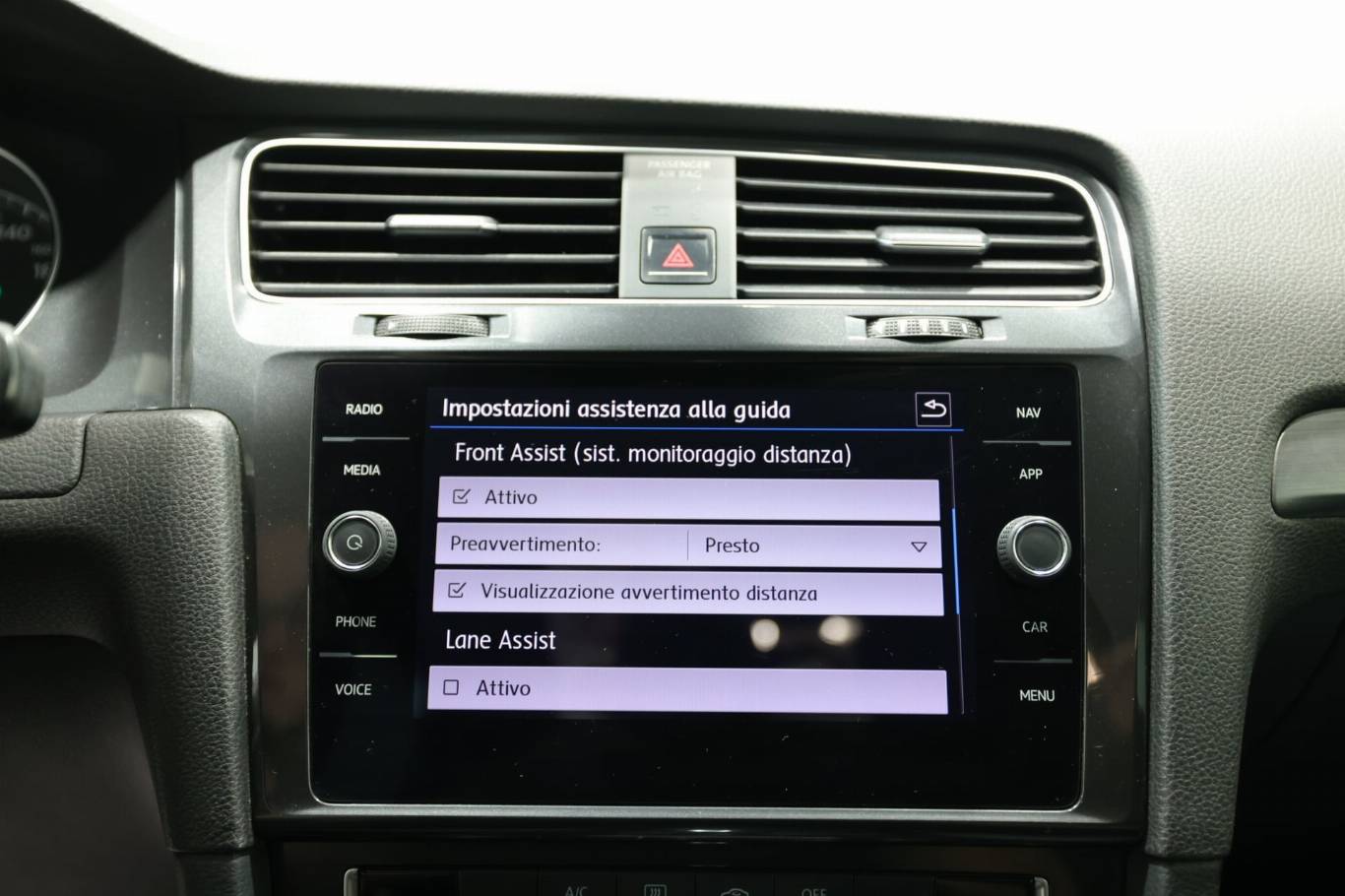 VOLKSWAGEN Golf 28