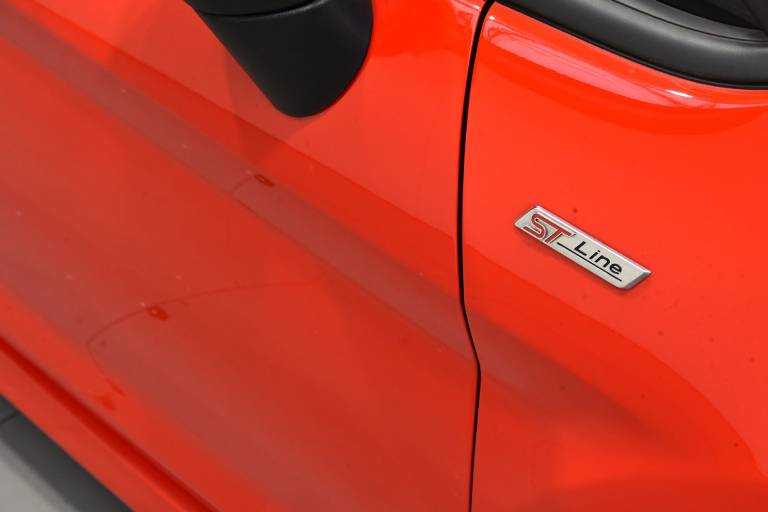 FORD Fiesta 54