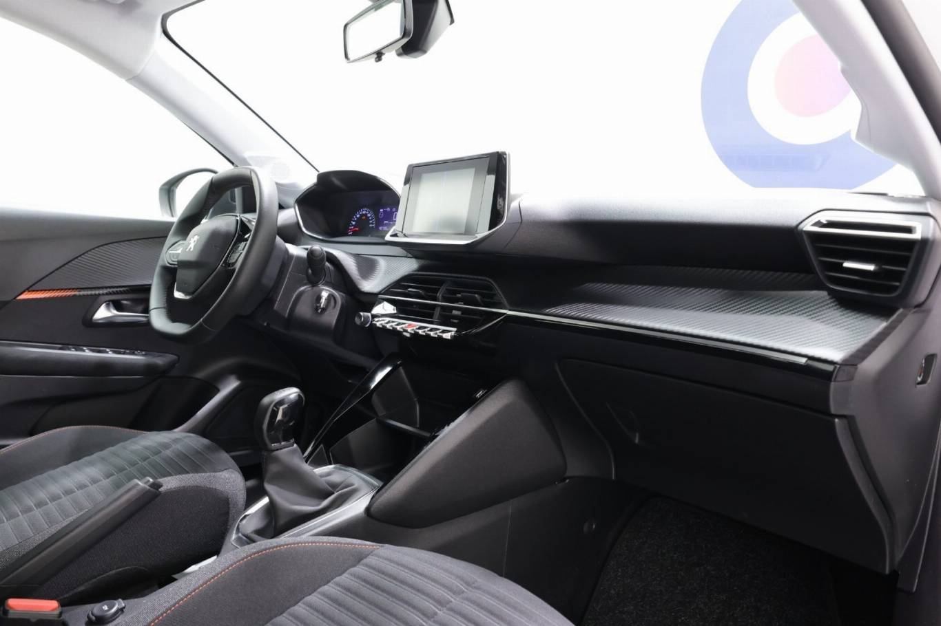 PEUGEOT 208 43
