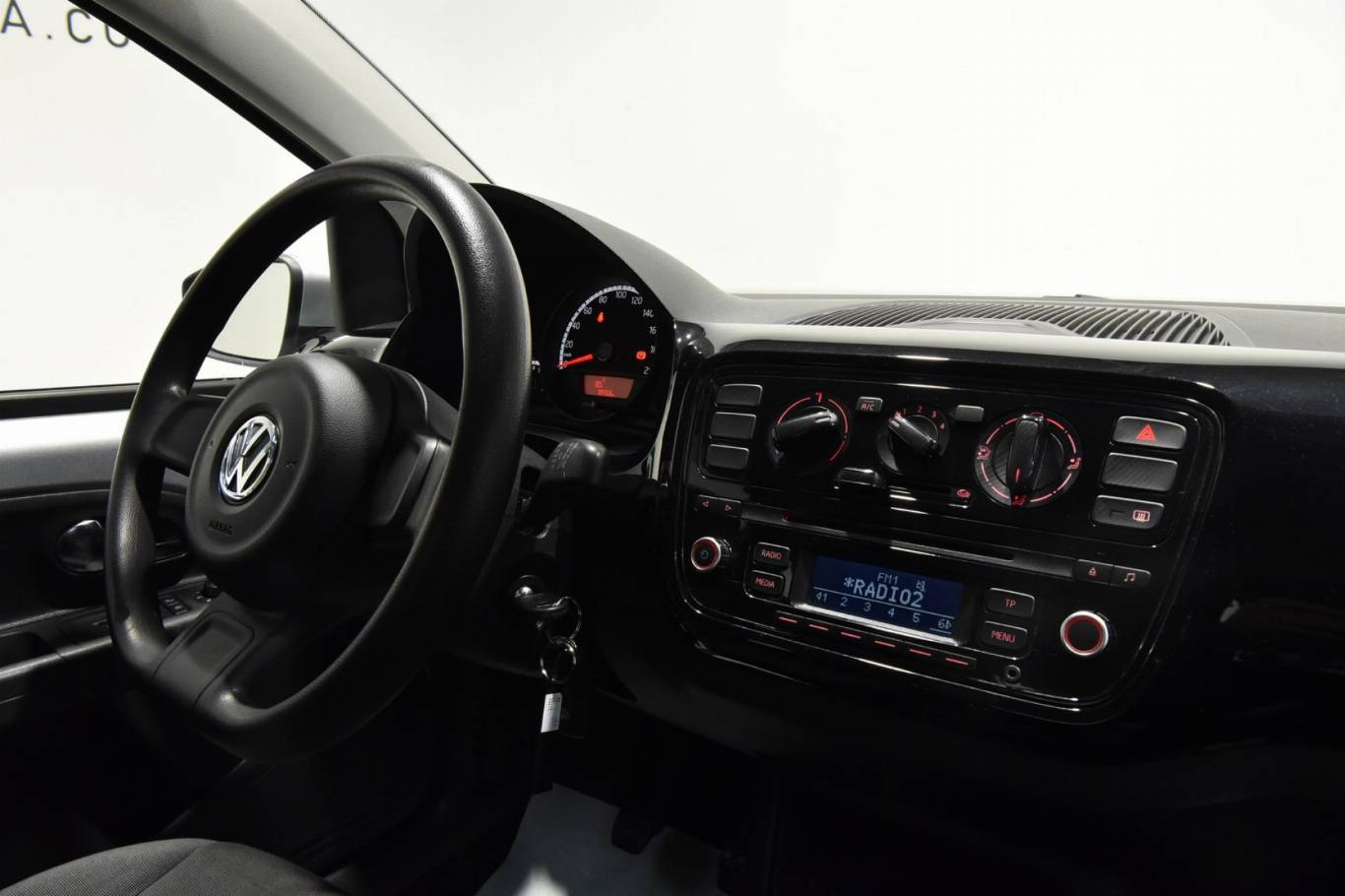 VOLKSWAGEN Up! 22