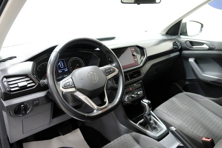 VOLKSWAGEN T-Cross 5
