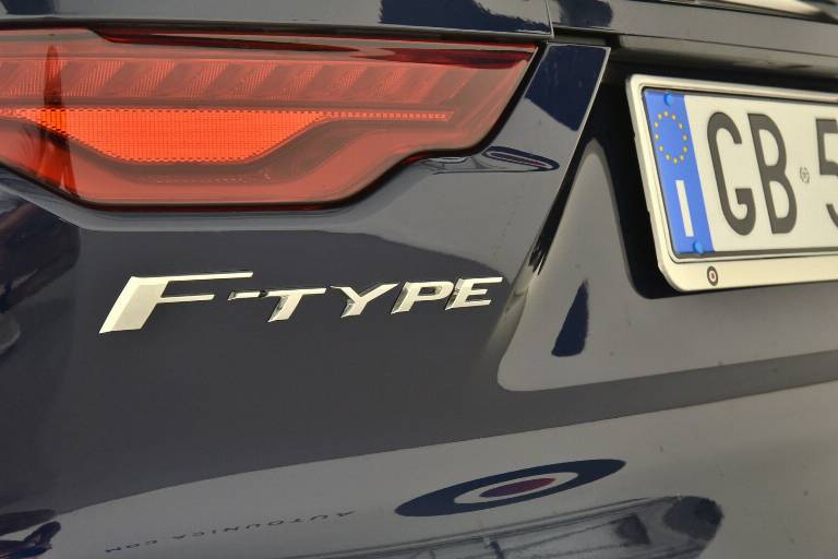 JAGUAR F-Type 68