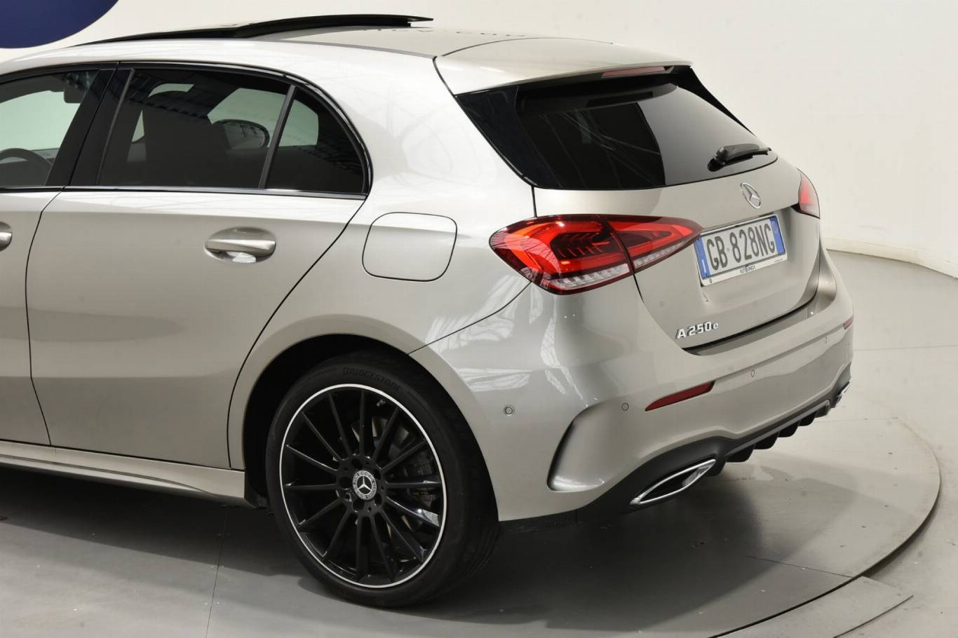 MERCEDES-BENZ A 250 37