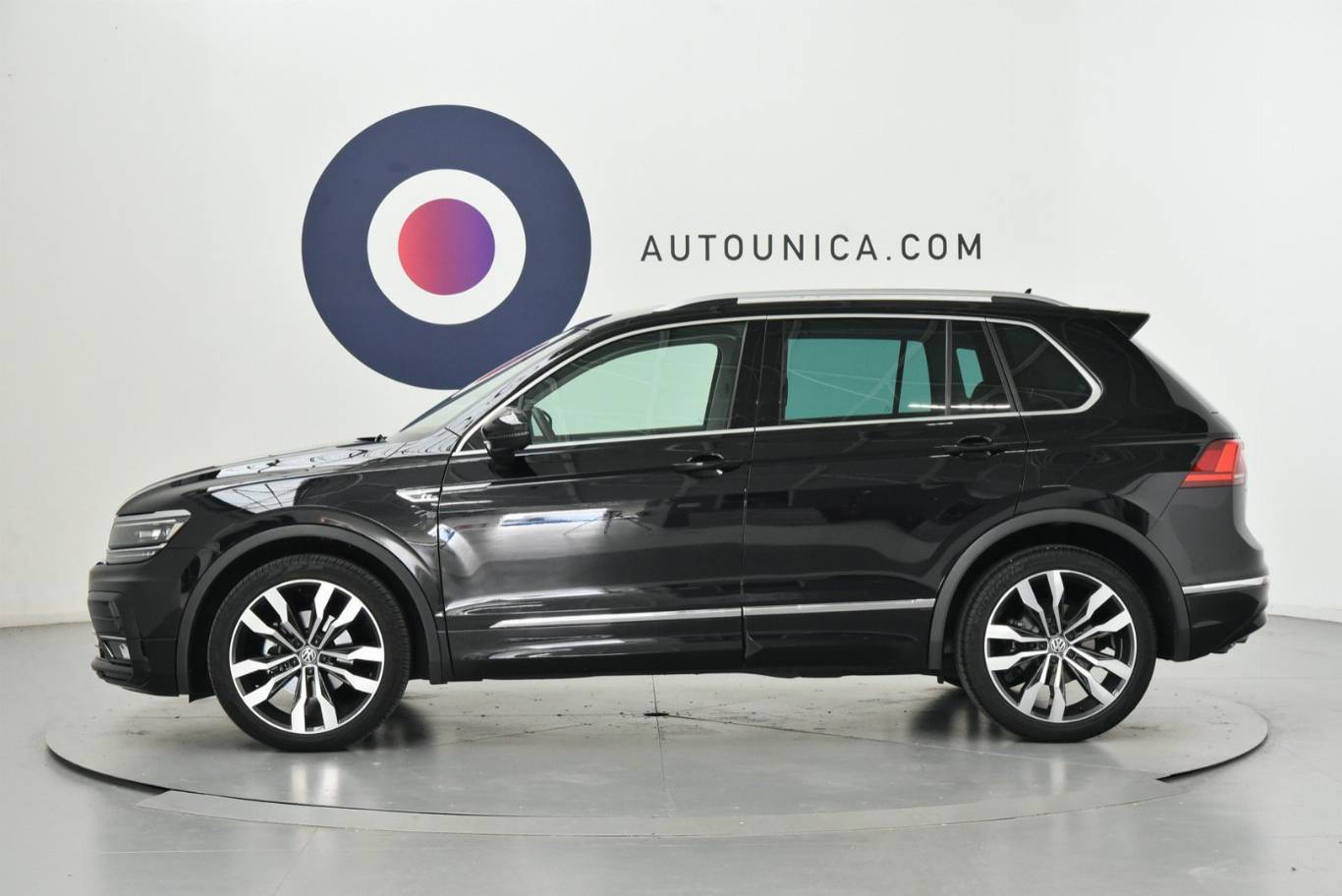 VOLKSWAGEN Tiguan 17