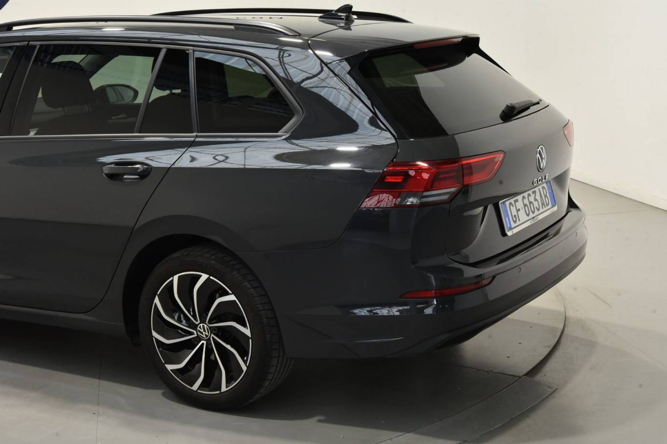VOLKSWAGEN Golf Variant 34