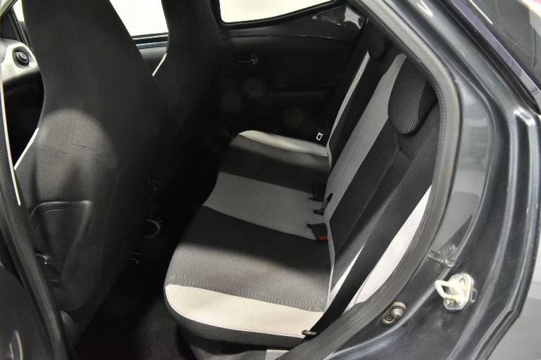 TOYOTA Aygo 37