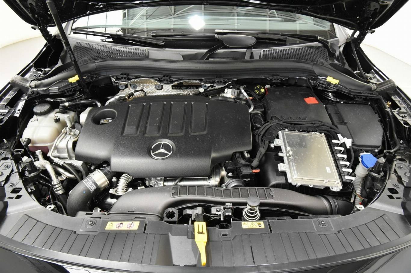 MERCEDES-BENZ GLA 200 36