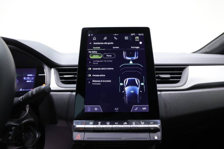 RENAULT Captur 10