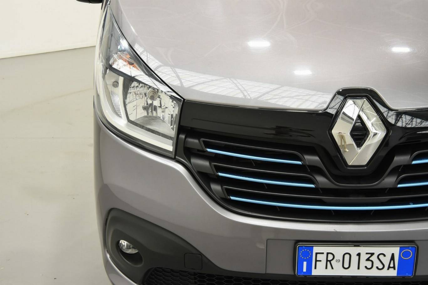 RENAULT Trafic 21