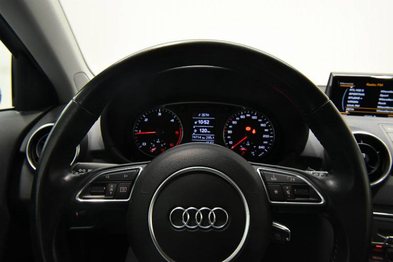 AUDI A1 9