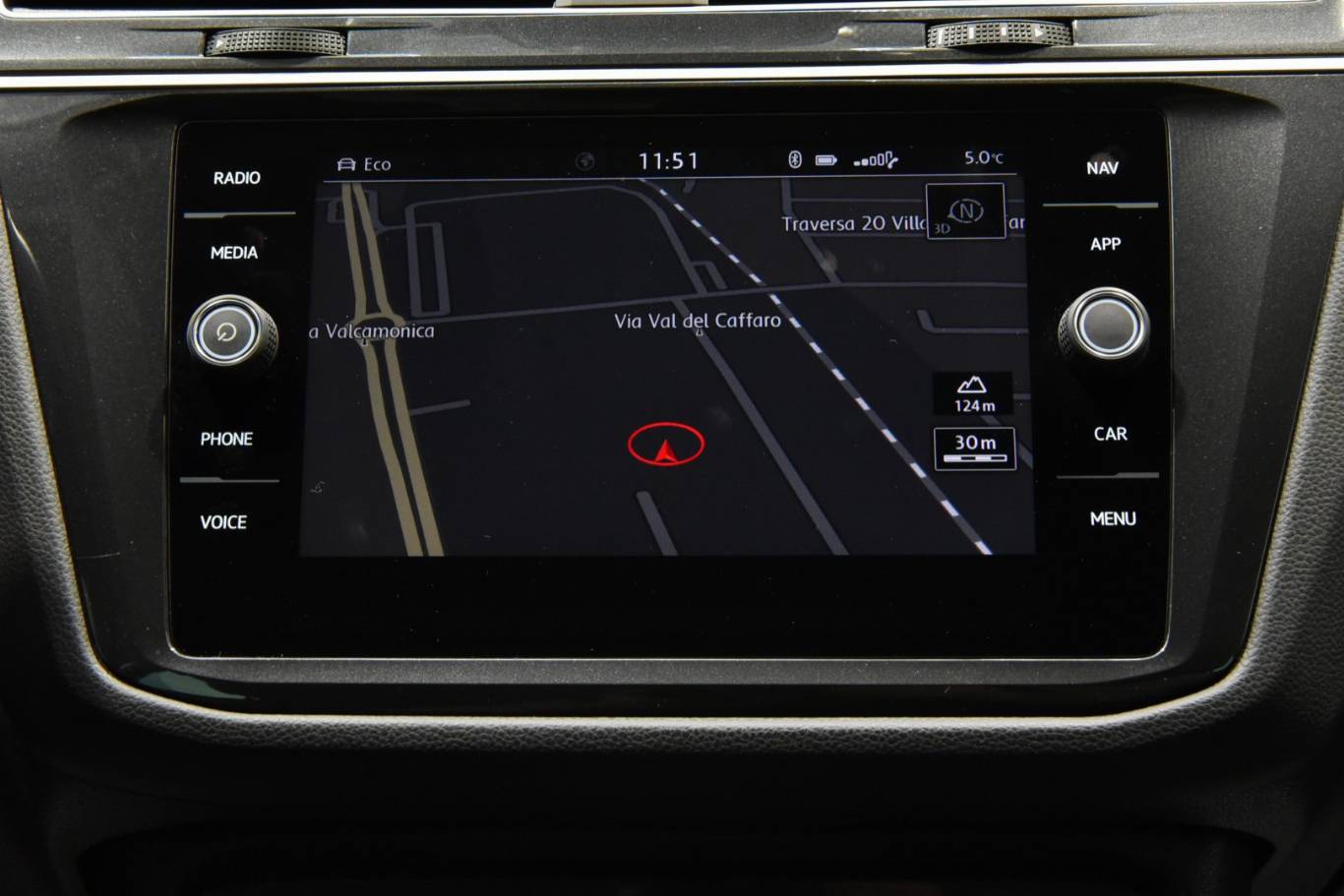 VOLKSWAGEN Tiguan 10