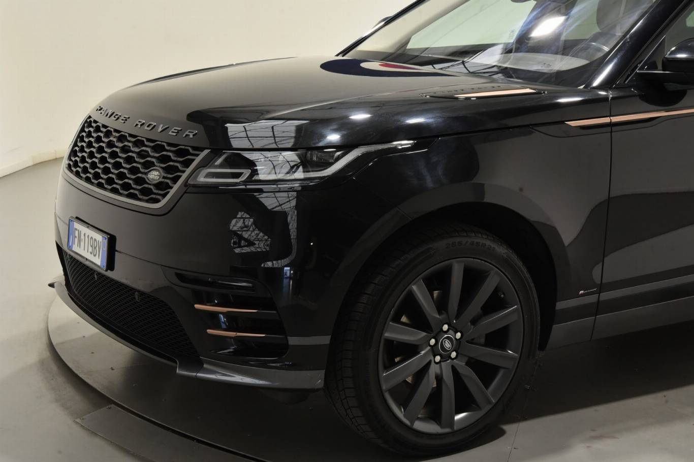 LAND ROVER Range Rover Velar 19