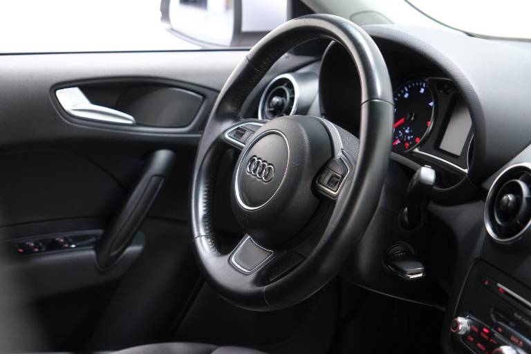 AUDI A1 56