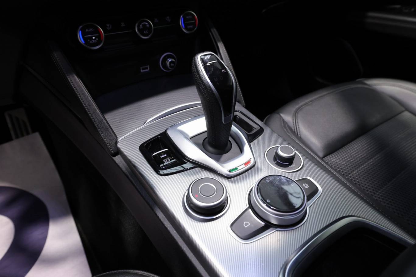 ALFA ROMEO Stelvio 28