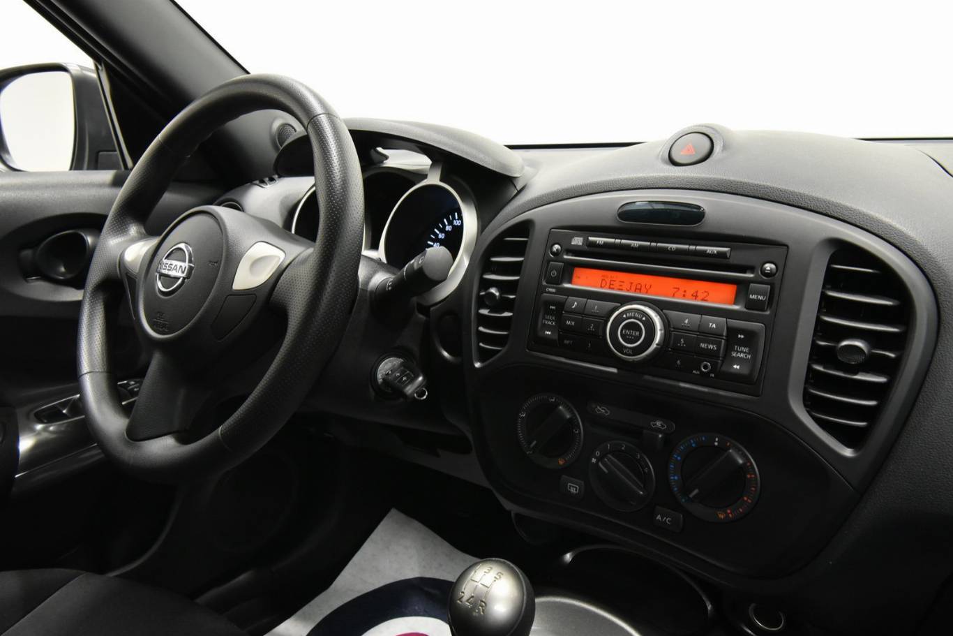 NISSAN Juke 27