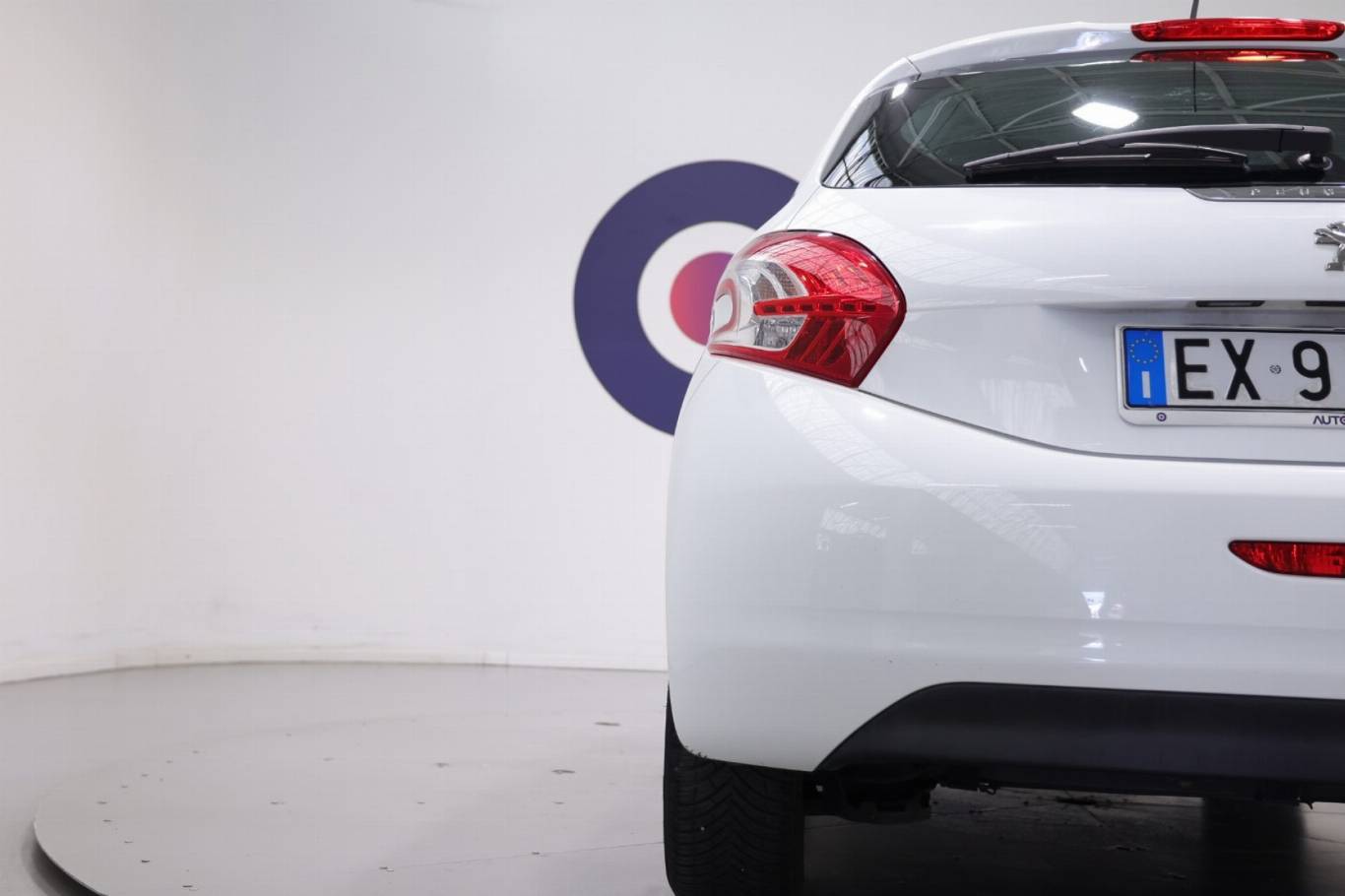 PEUGEOT 208 37