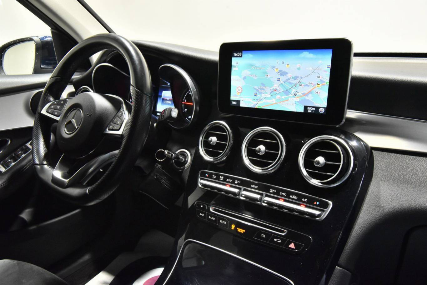 MERCEDES-BENZ GLC 220 28