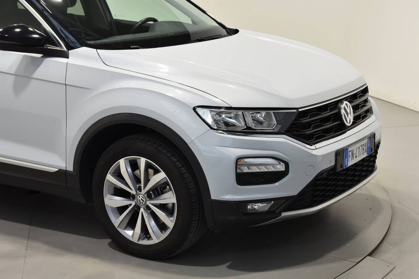 VOLKSWAGEN T-Roc 16
