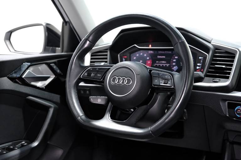 AUDI A1 41