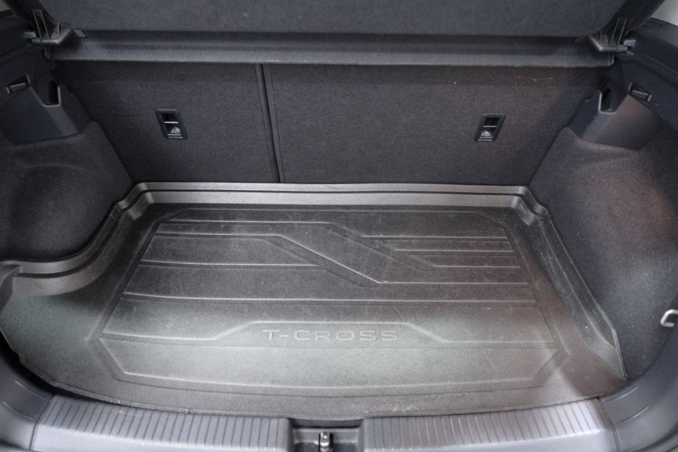 VOLKSWAGEN T-Cross 54