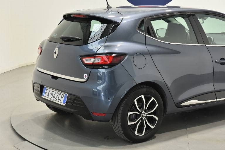 RENAULT Clio 18