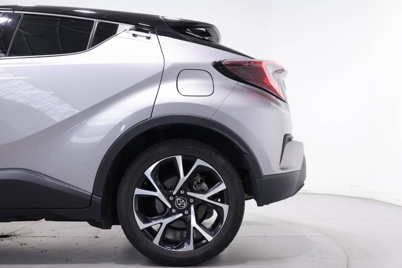 TOYOTA C-HR 36