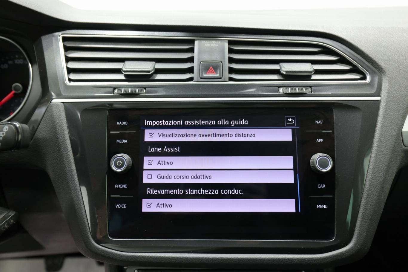 VOLKSWAGEN Tiguan 28
