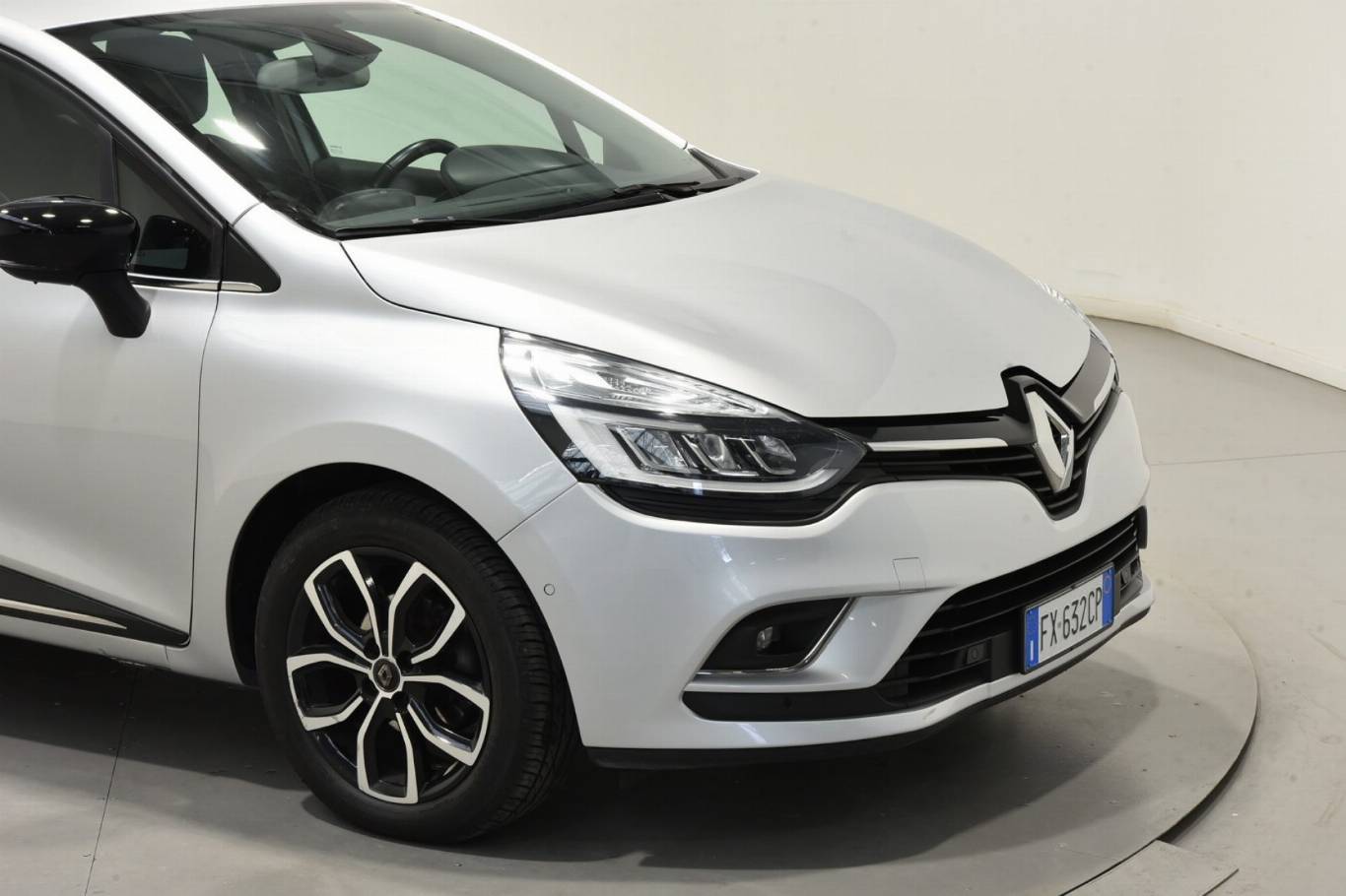 RENAULT Clio 16