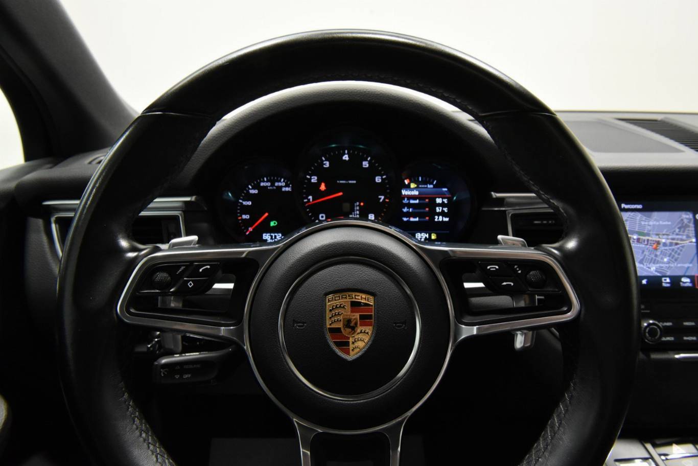 PORSCHE Macan 24