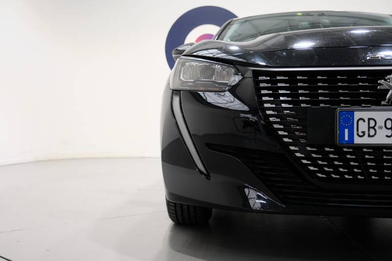 PEUGEOT 208 46