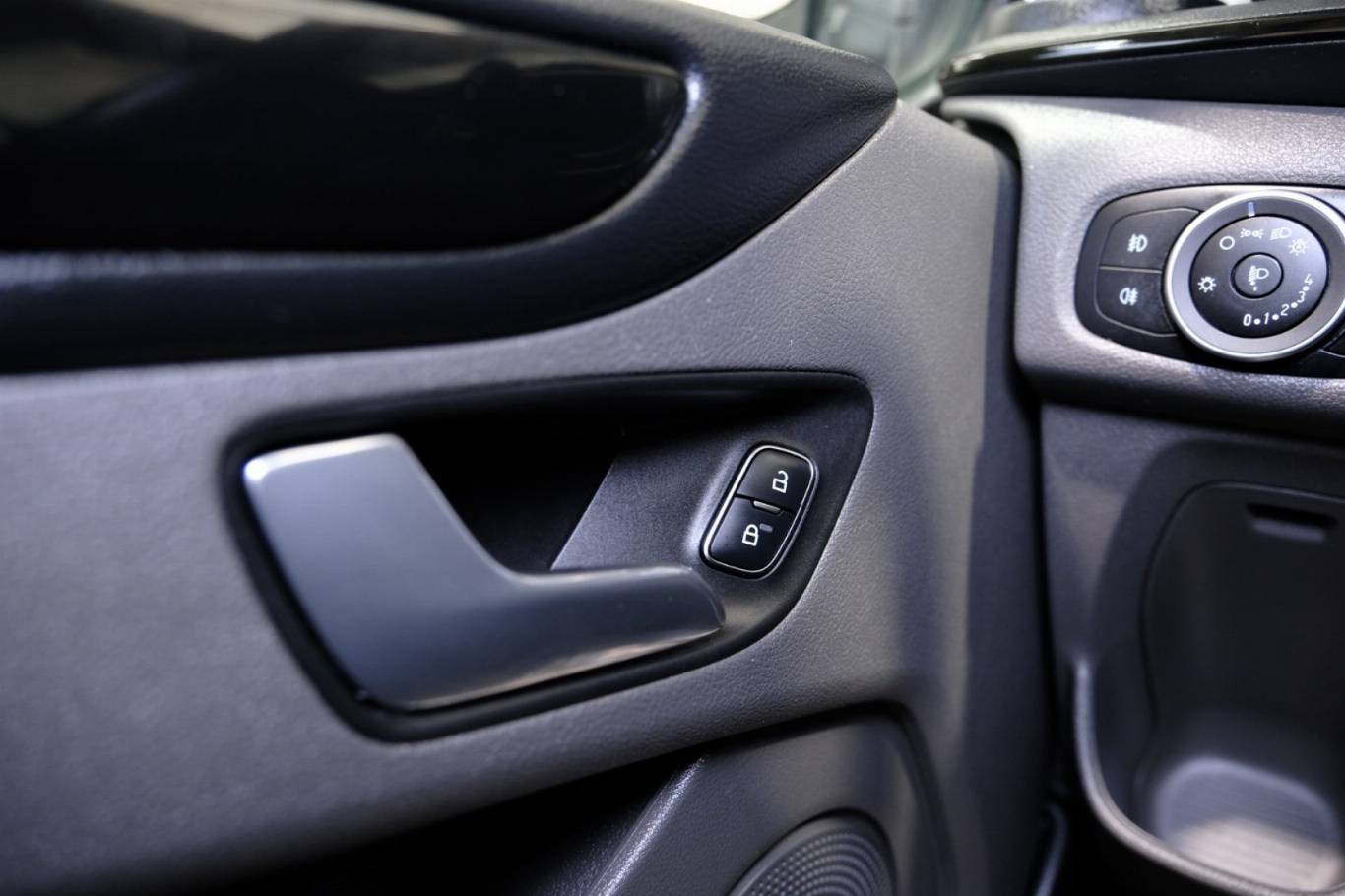 FORD Tourneo Custom 27