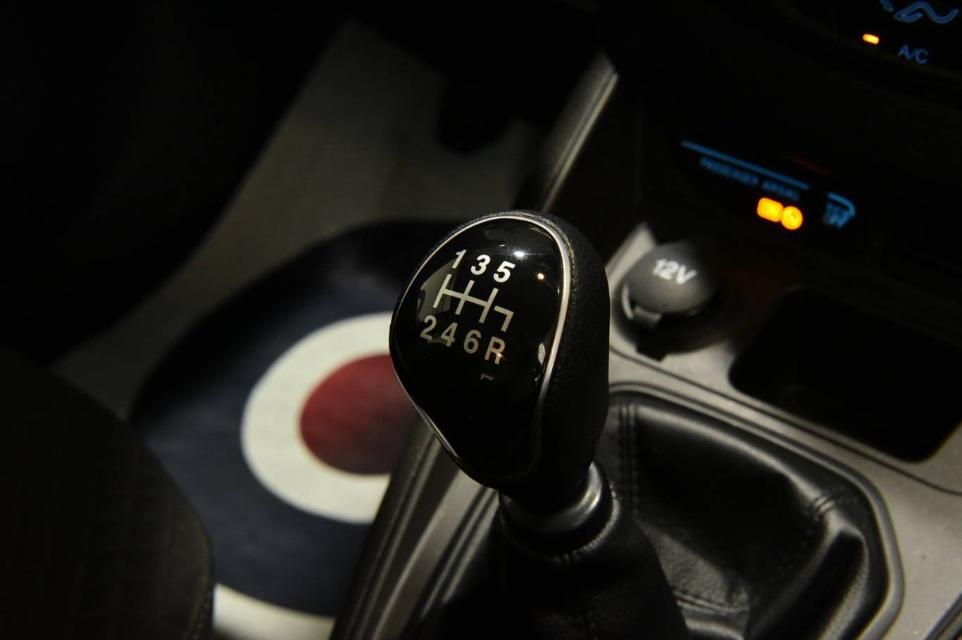 FORD Tourneo Courier 23