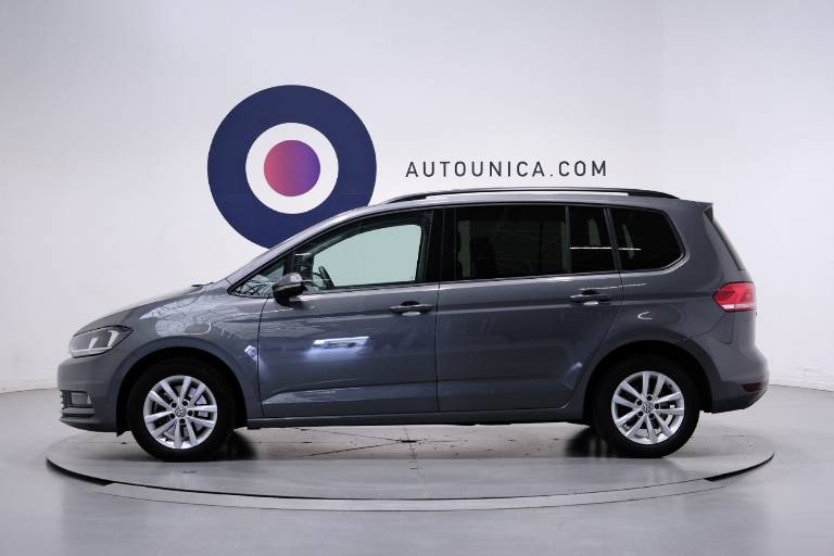 VOLKSWAGEN Touran 18