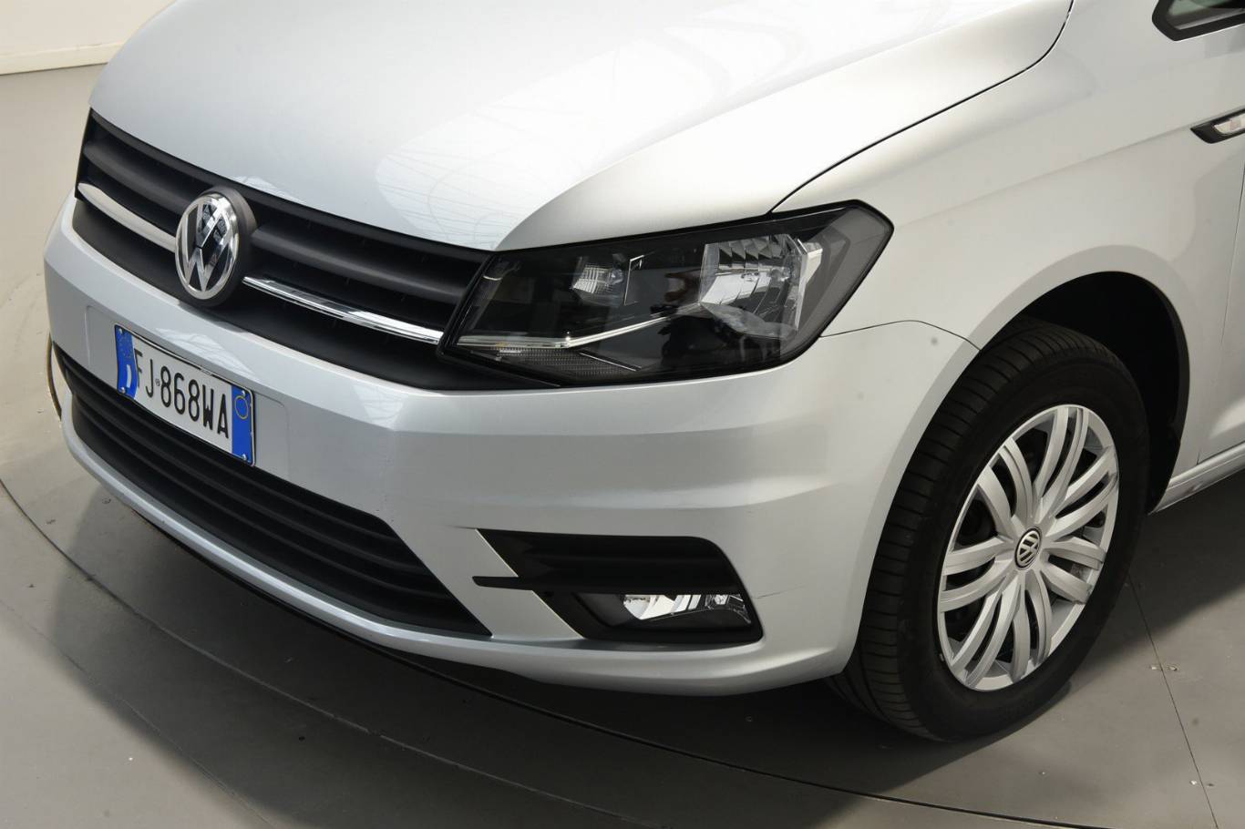 VOLKSWAGEN Caddy 39