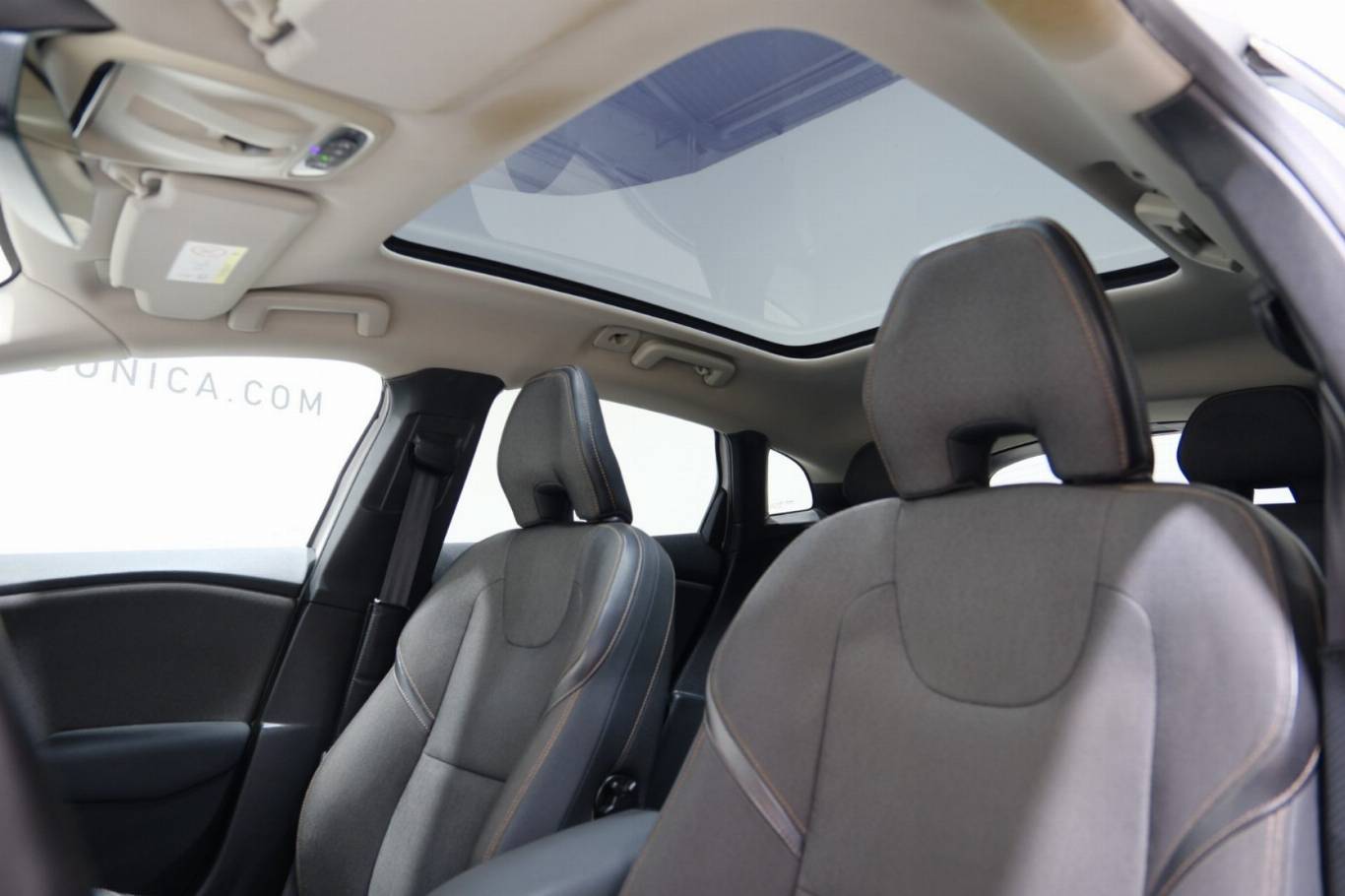 VOLVO V40 Cross Country 7